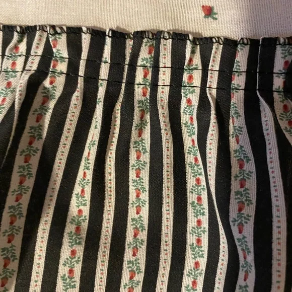 Vintage 80s Strawberry Ruffled Skirt Tier Valance/Curtains Decor Cottage Rustic - Picture 2 of 6